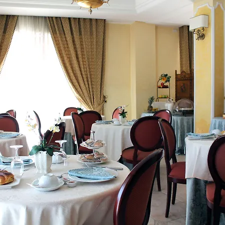 Hotel D'angelo Palace 3*
