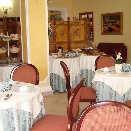 Hotel D'angelo Palace 3*